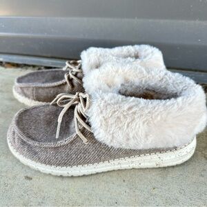 Hey Dude Hi Tops Womens Size 8 Shoes